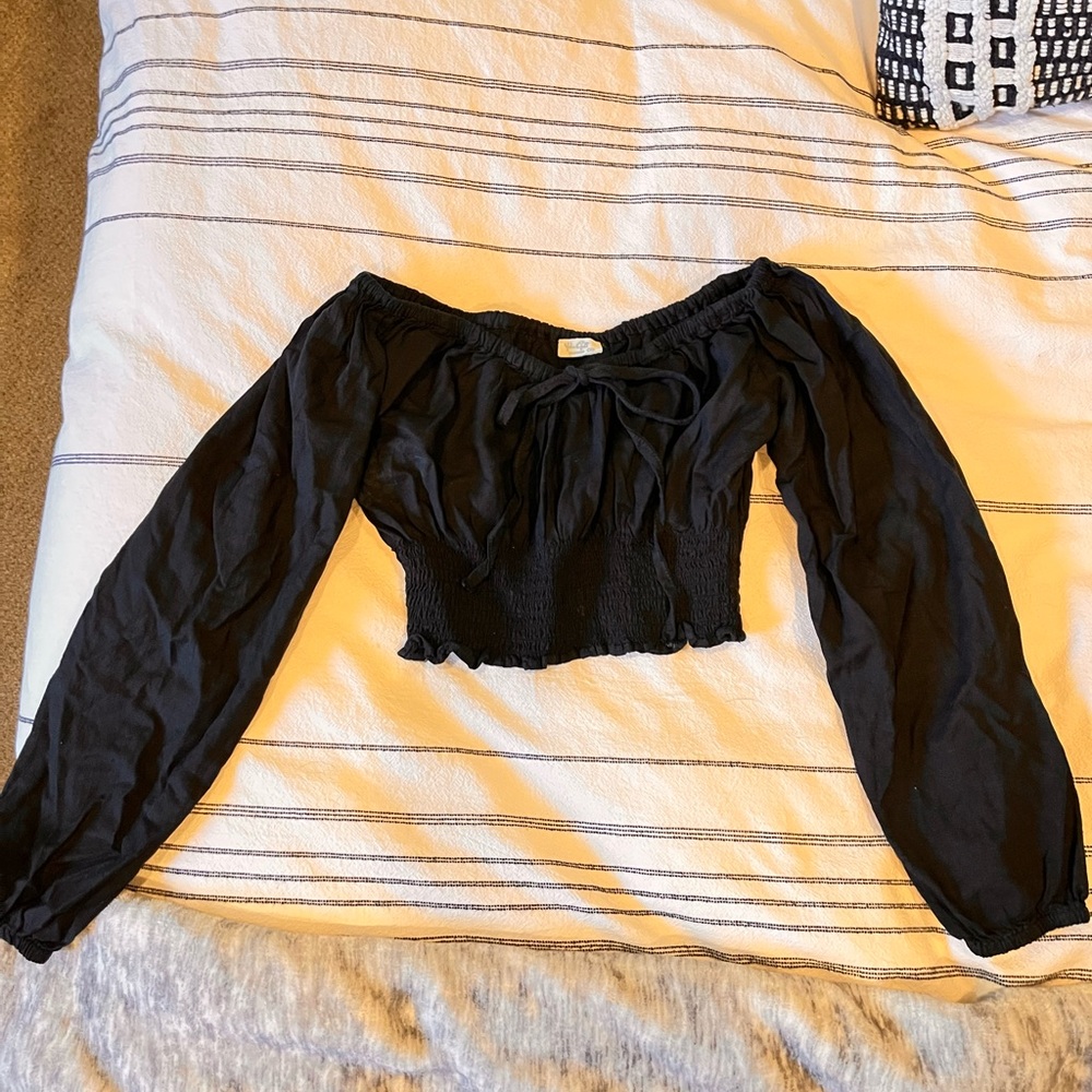 Brandy Melville/John Galt Off-Shoulder Long-Sleeve Crop Top, OS